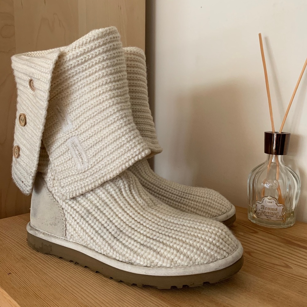 UGG CLASSIC CARDY BOOT in Cream/Ivory Size 7